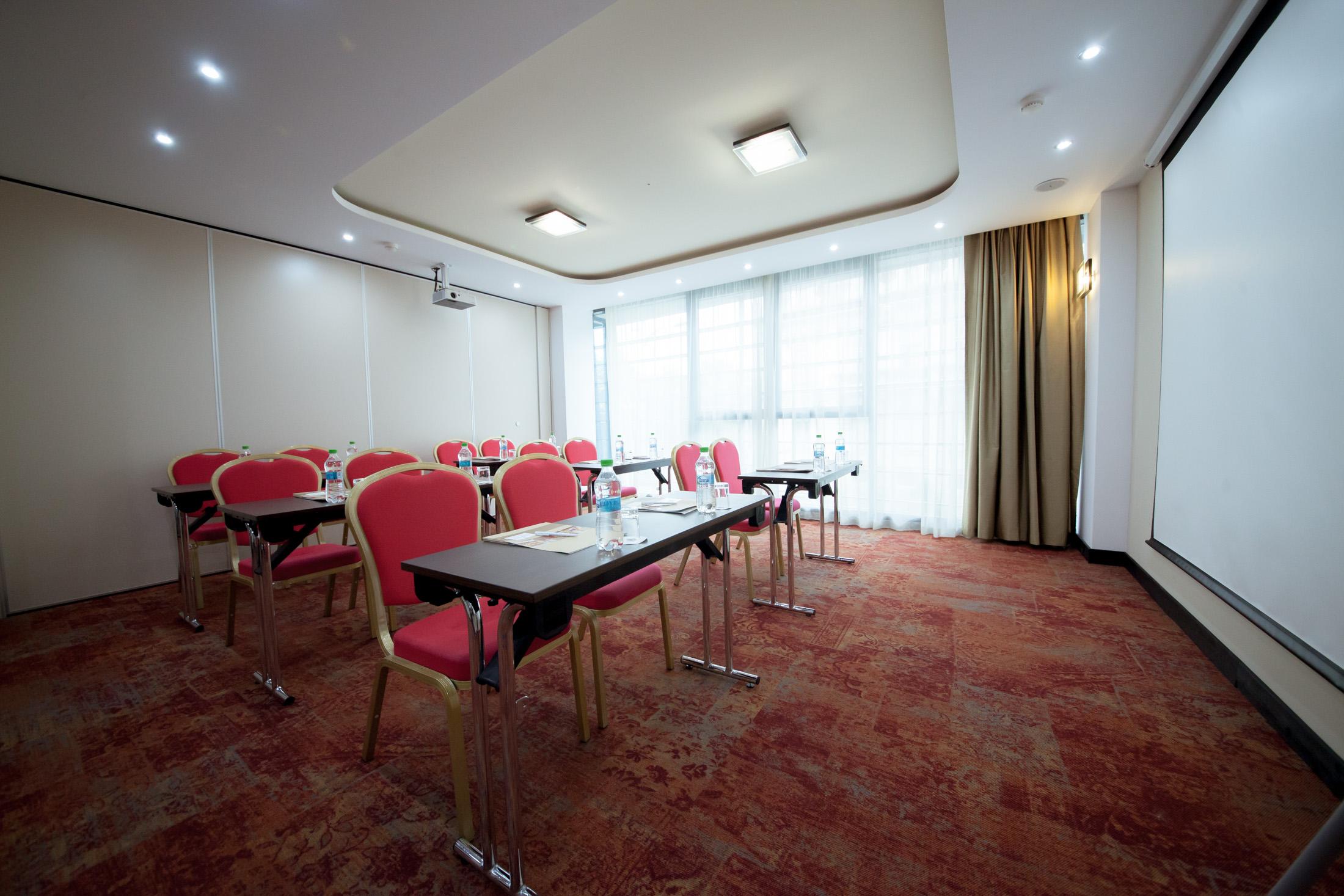 โรงแรมลีโอนาร์โด บูคาเรสต์ ซิตี้ เซ็นเตอร์ ภายนอก รูปภาพ